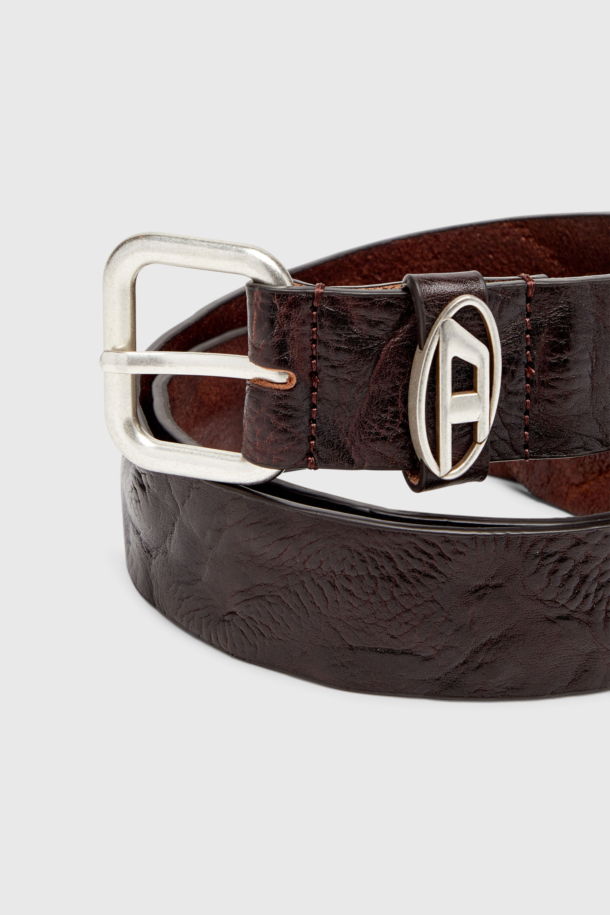 Diesel - B-1DR OVAL D LOOP, Unisex's 3.9cm logo-plaque wrinkled leather belt in Dark Brown - 3