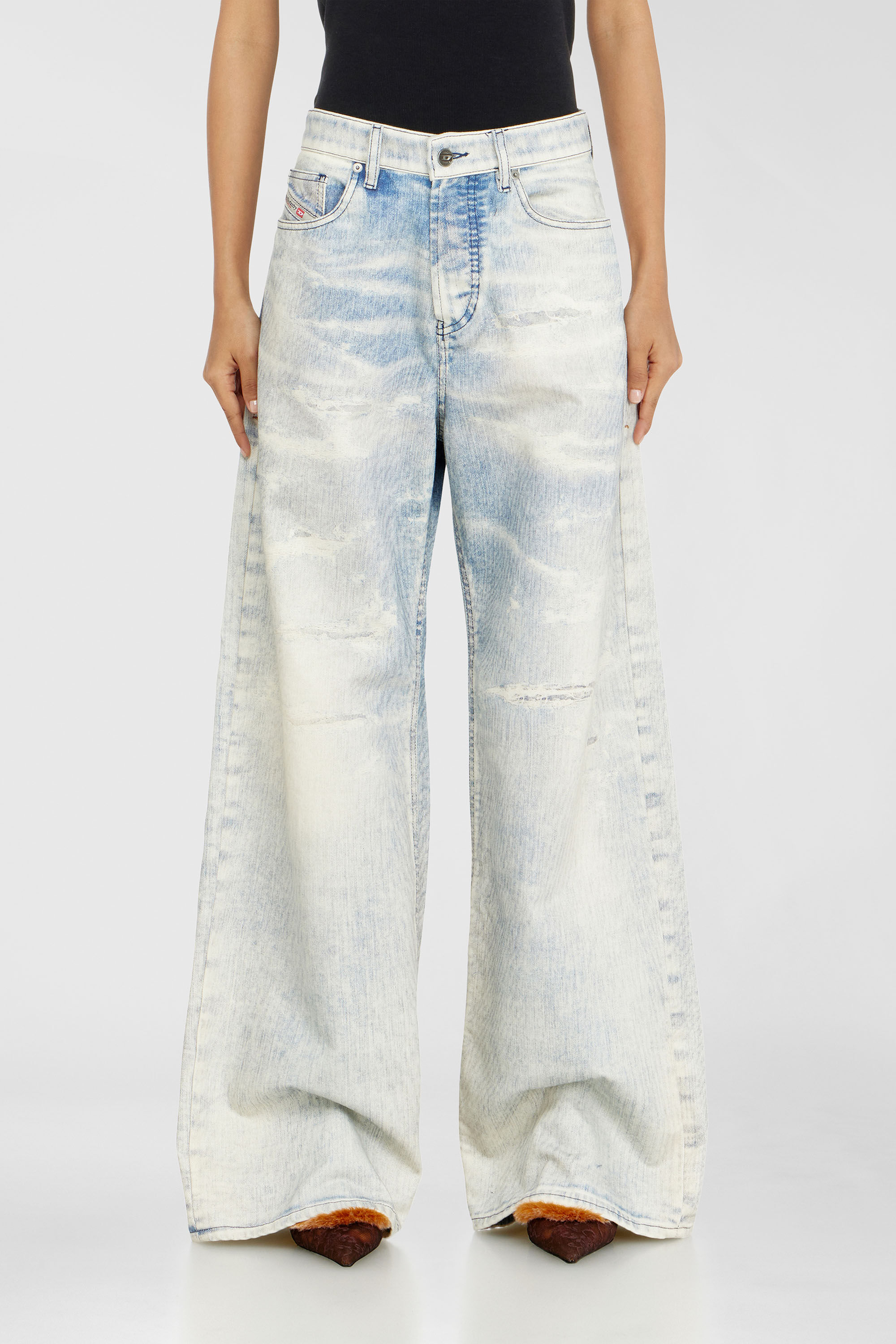 Diesel - Woman's Relaxed Jeans 1996 D-Sire 09R69, Light Blue - 4