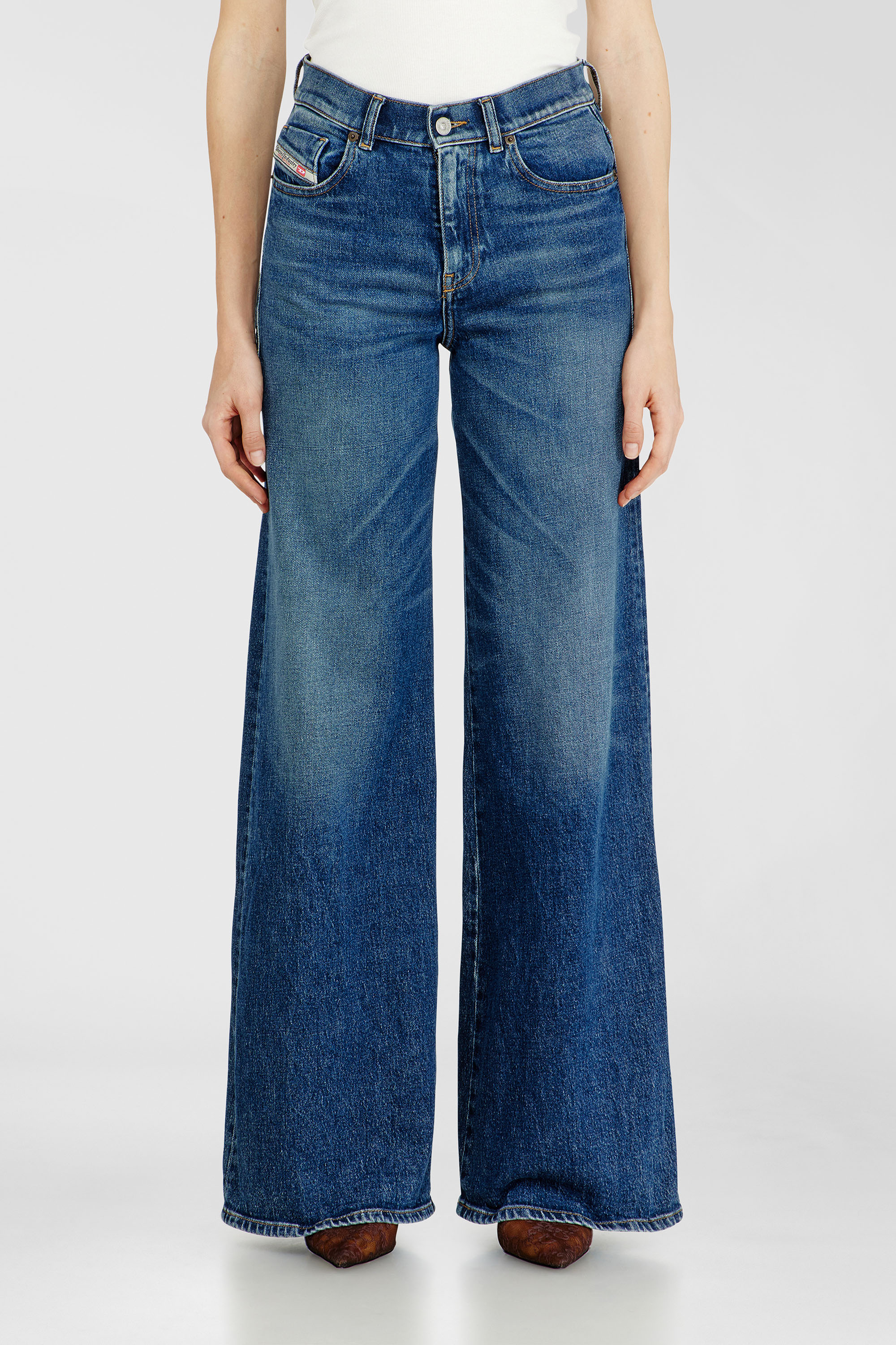 Diesel - Woman's Flare Jeans 1978 D-Akemi 09L21, Medium blue - 4